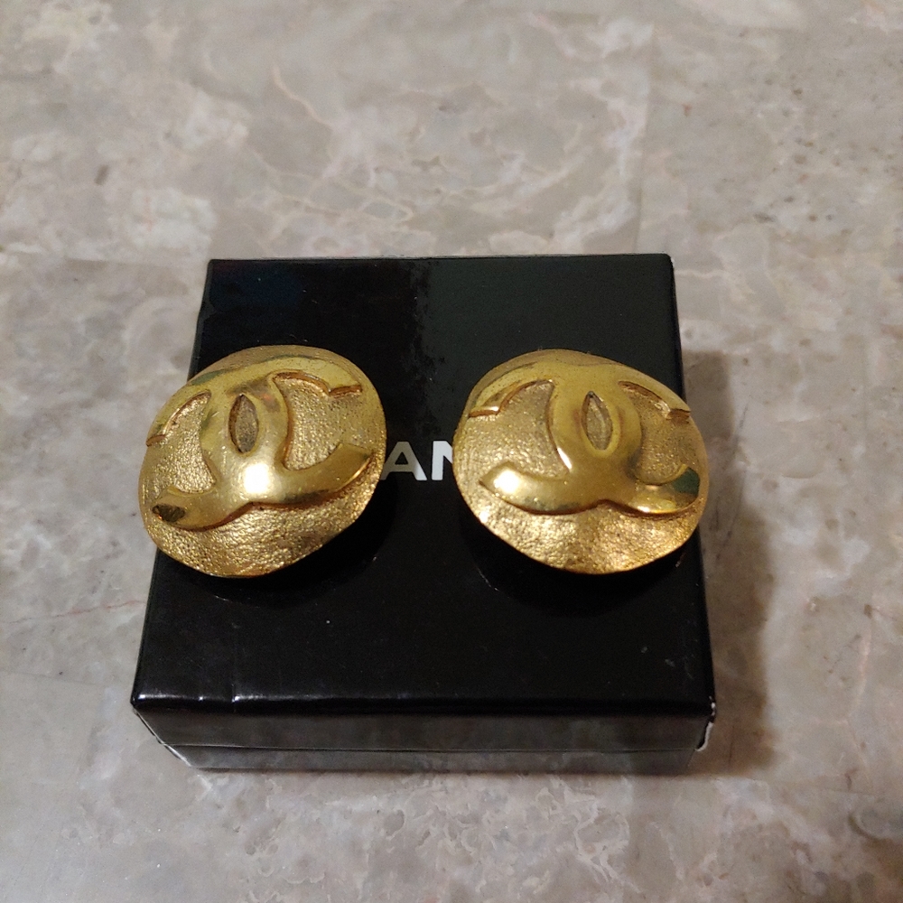 CHANEL EARRINGS -AUTHENTIC
